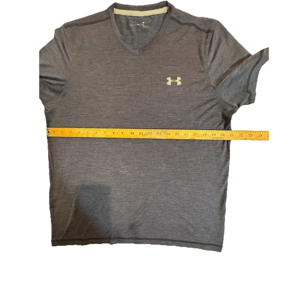 Lot of 4 Men's V-Neck T-Shirts Under Armour Banana Republic C9 Hanes L XL M